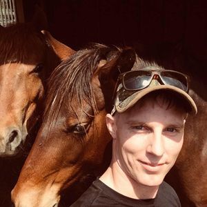 Meet your Posher, Dustin